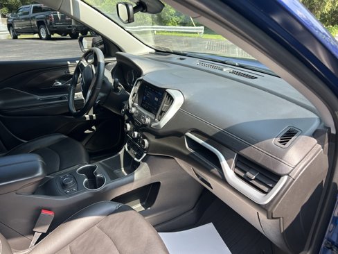 Used 2022 GMC Terrain SLT w/ LPO, Floor Liner Package image 23