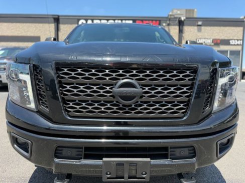 Used 2019 Nissan Titan SV w/ Midnight Edition image 4