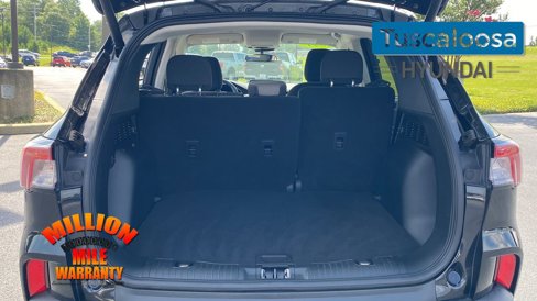 Used 2021 Ford Escape SE w/ SE Sport Appearance Package image 11