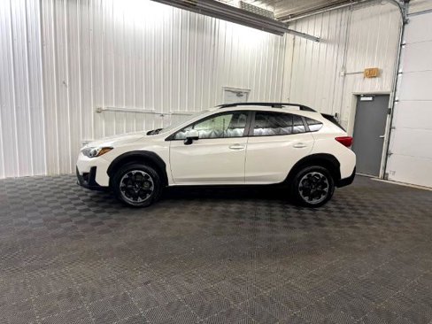Used 2022 Subaru Crosstrek 2.0i Premium image 2