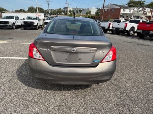 Used 2012 Nissan Versa SV w/ Convenience Pkg image 3