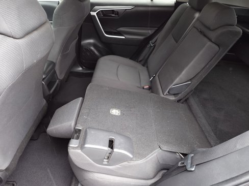 Used 2021 Toyota RAV4 LE image 26