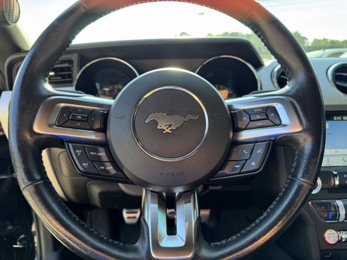 Used 2016 Ford Mustang Premium image 3