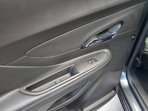 Used 2017 Buick Encore Essence image 9