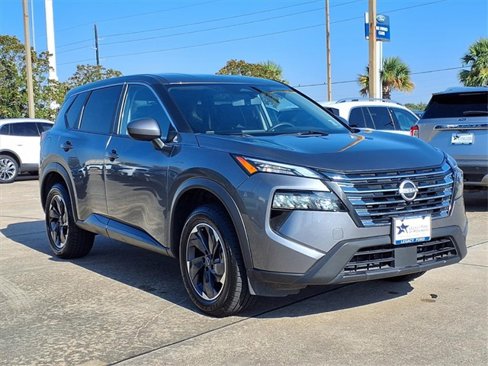 Used 2024 Nissan Rogue SV image 28