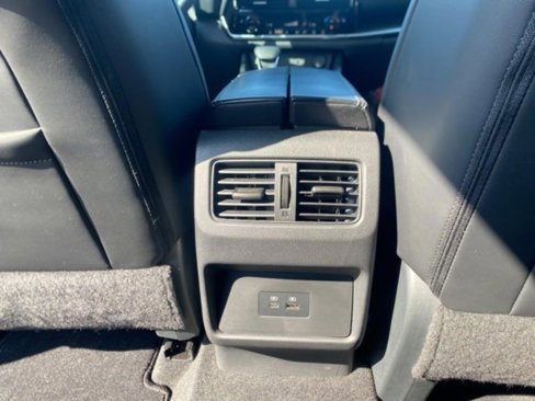 Used 2022 Nissan Rogue SV image 28