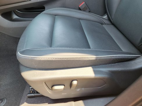 Used 2023 Buick Envision Essence image 28