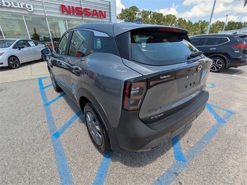 Used 2025 Nissan Kicks S w/ Charging Package image 5