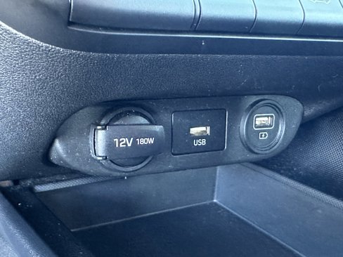 Used 2023 Hyundai Elantra SEL image 31