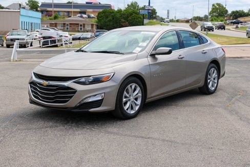 Used 2025 Chevrolet Malibu LT image 3