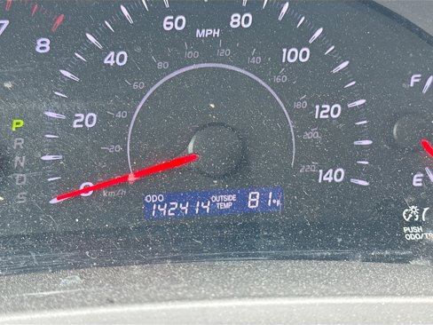 Used 2011 Toyota Camry image 9
