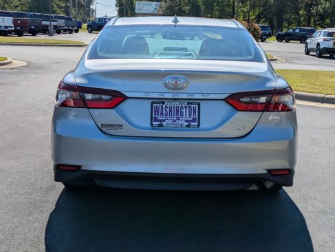 Used 2024 Toyota Camry LE image 9