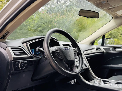Used 2018 Ford Fusion SE image 8