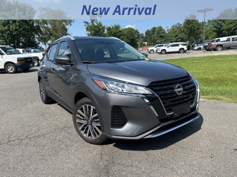 Used 2024 Nissan Kicks SV image 2
