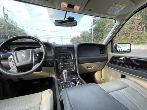 Used 2015 Lincoln Navigator L 4WD w/ Equipment Group 101A Reserve image 11