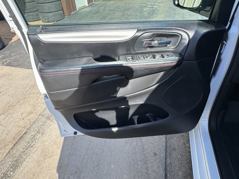 Used 2019 Dodge Grand Caravan GT image 10