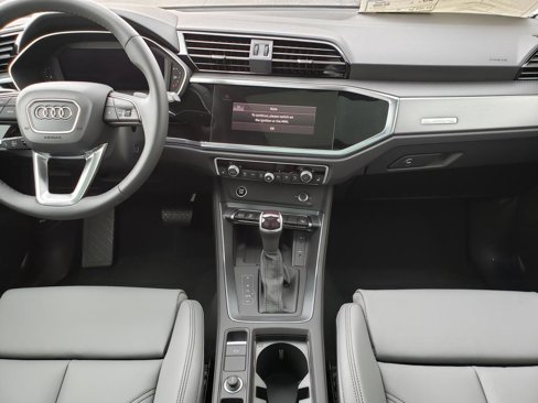 New 2025 Audi Q3 2.0T Premium image 9