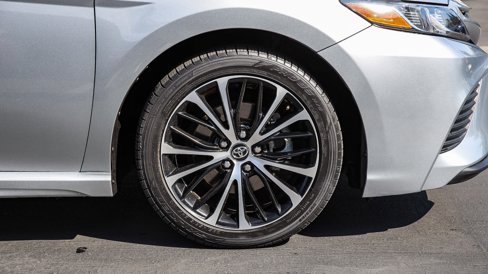 Used 2020 Toyota Camry SE image 6