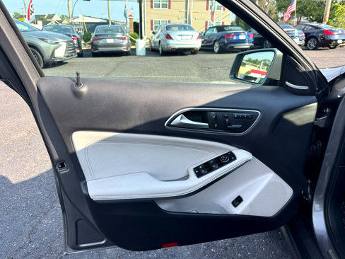 Used 2016 Mercedes-Benz GLA 250 4MATIC image 9