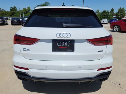 Used 2020 Audi Q3 2.0T Premium w/ Convenience Package image 6