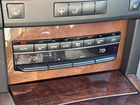 Used 2013 Mercedes-Benz E 350 4MATIC Sedan image 33