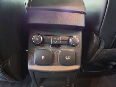 Used 2016 Ford Explorer Platinum image 21