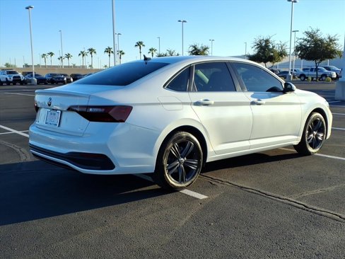 Used 2022 Volkswagen Jetta SE image 8