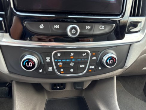 Used 2019 Chevrolet Traverse LT image 23