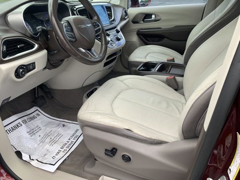 Used 2017 Chrysler Pacifica Touring-L image 15