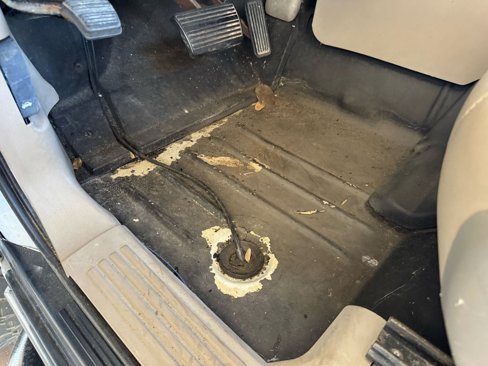 Used 2004 Chevrolet Suburban Z71 w/ Preferred Equipment Group image 15