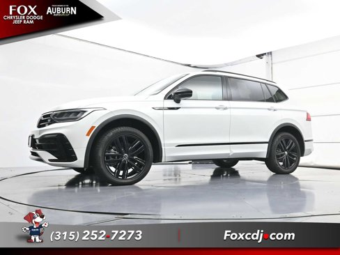 Used 2022 Volkswagen Tiguan SE R-Line image 19