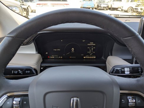 Certified 2023 Lincoln Nautilus AWD w/ Premium Package image 28