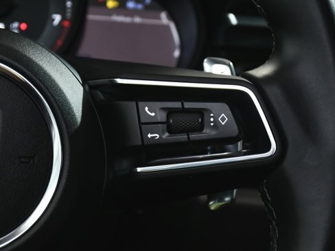 Used 2022 Porsche Macan image 33
