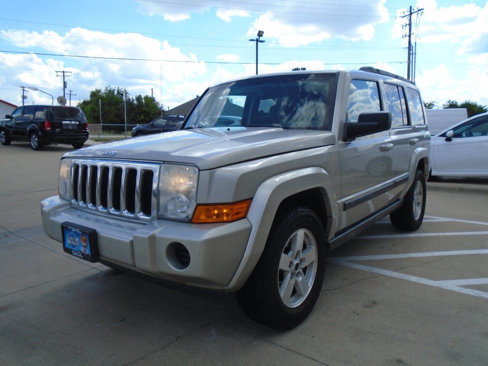 Used 2007 Jeep Commander Sport image 3