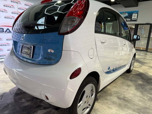Used 2012 Mitsubishi i ES image 5