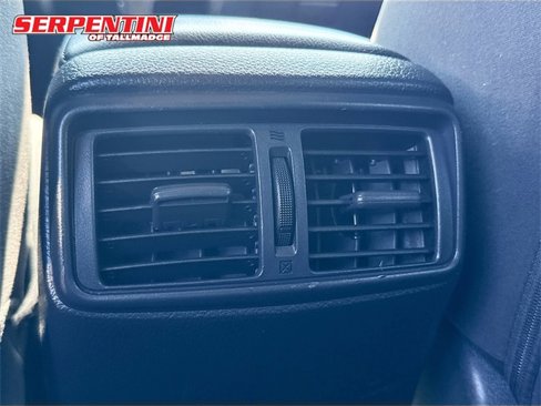Used 2015 Nissan Rogue SV image 23