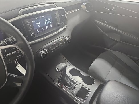 Used 2019 Kia Sorento LX image 11