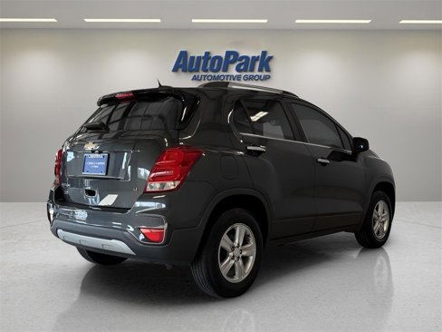 Used 2017 Chevrolet Trax LT w/ LT Convenience Package image 7