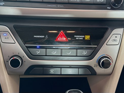Used 2017 Hyundai Elantra SE image 16