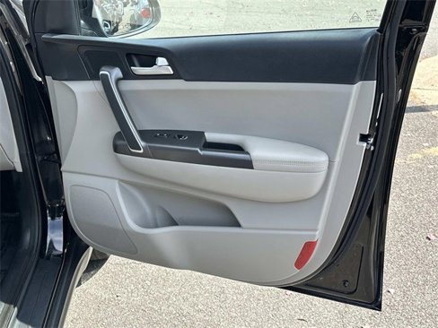 Used 2020 Kia Sportage LX image 8