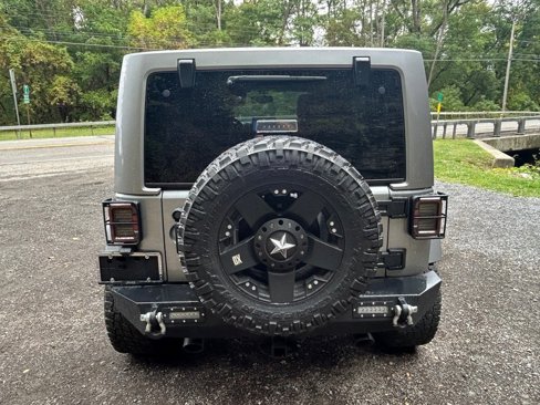 Used 2017 Jeep Wrangler Unlimited Sahara image 4