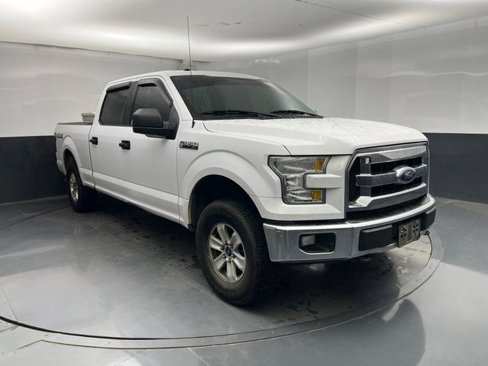 Used 2016 Ford F150 XLT w/ Trailer Tow Package image 2