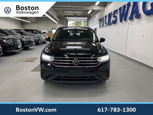 Certified 2022 Volkswagen Tiguan SE image 6