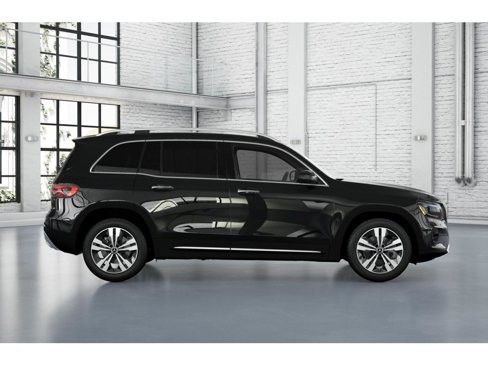Used 2025 Mercedes-Benz GLB 250 4MATIC image 2