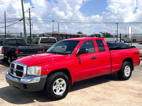 Used 2005 Dodge Dakota SLT image 2