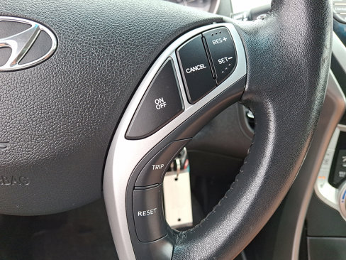 Used 2012 Hyundai Elantra Limited image 22