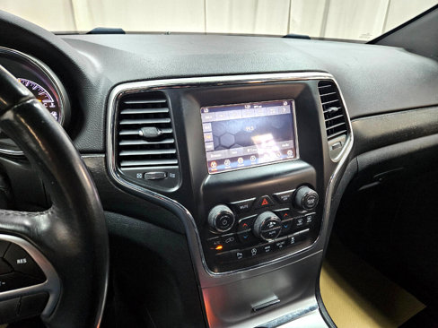 Used 2018 Jeep Grand Cherokee Laredo image 21