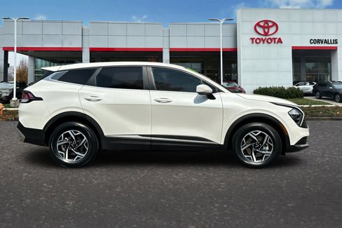 Used 2023 Kia Sportage LX image 3