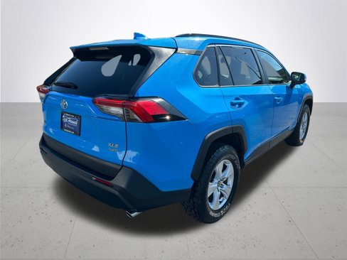 Used 2021 Toyota RAV4 XLE image 7