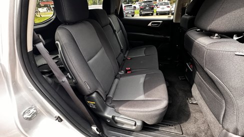 Used 2018 Nissan Pathfinder S image 25